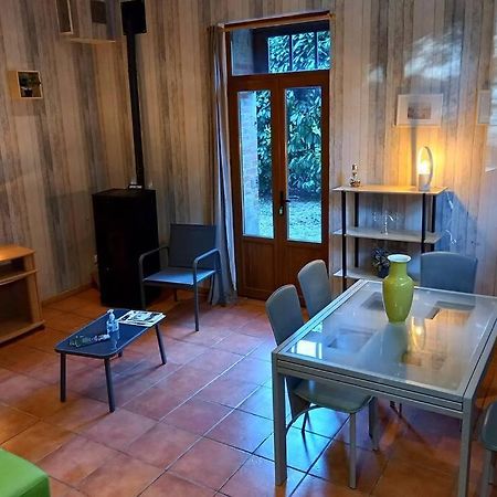 Suite Dans Le Jardin Du Chateau Agonges Exterior foto